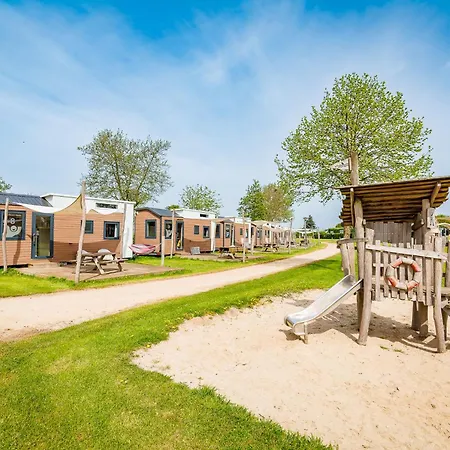 Resort Eiland Maurik